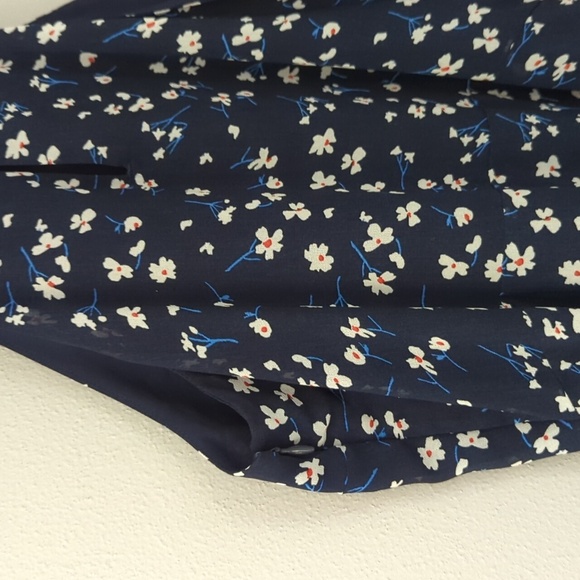 Banana Republic cocktail dress. Women's size 4. Navy floral dress. - Picture 7 of 8